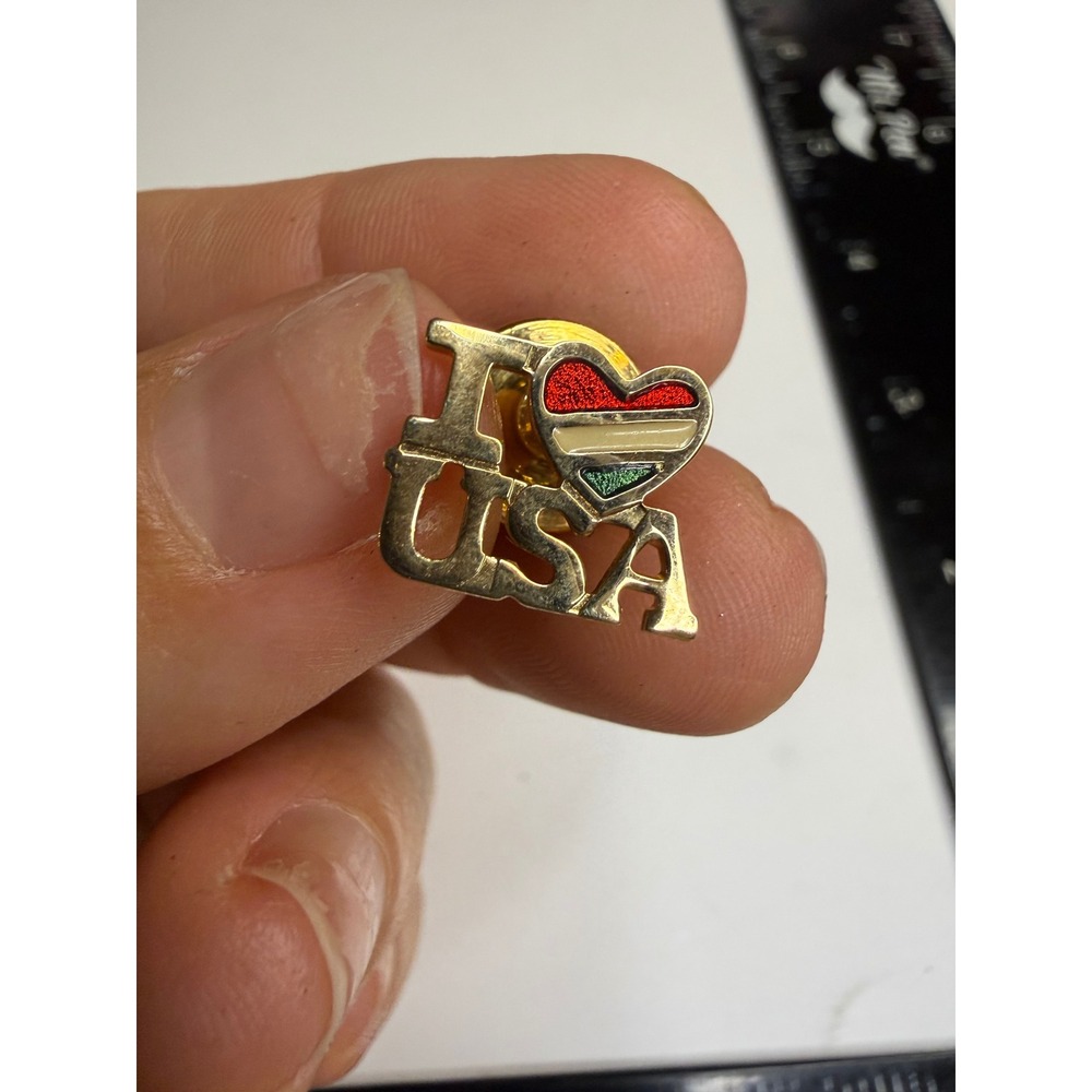 I Love USA Gold Tone Enamel Lapel Pin Heart Patriotic Collectible Hat Pin